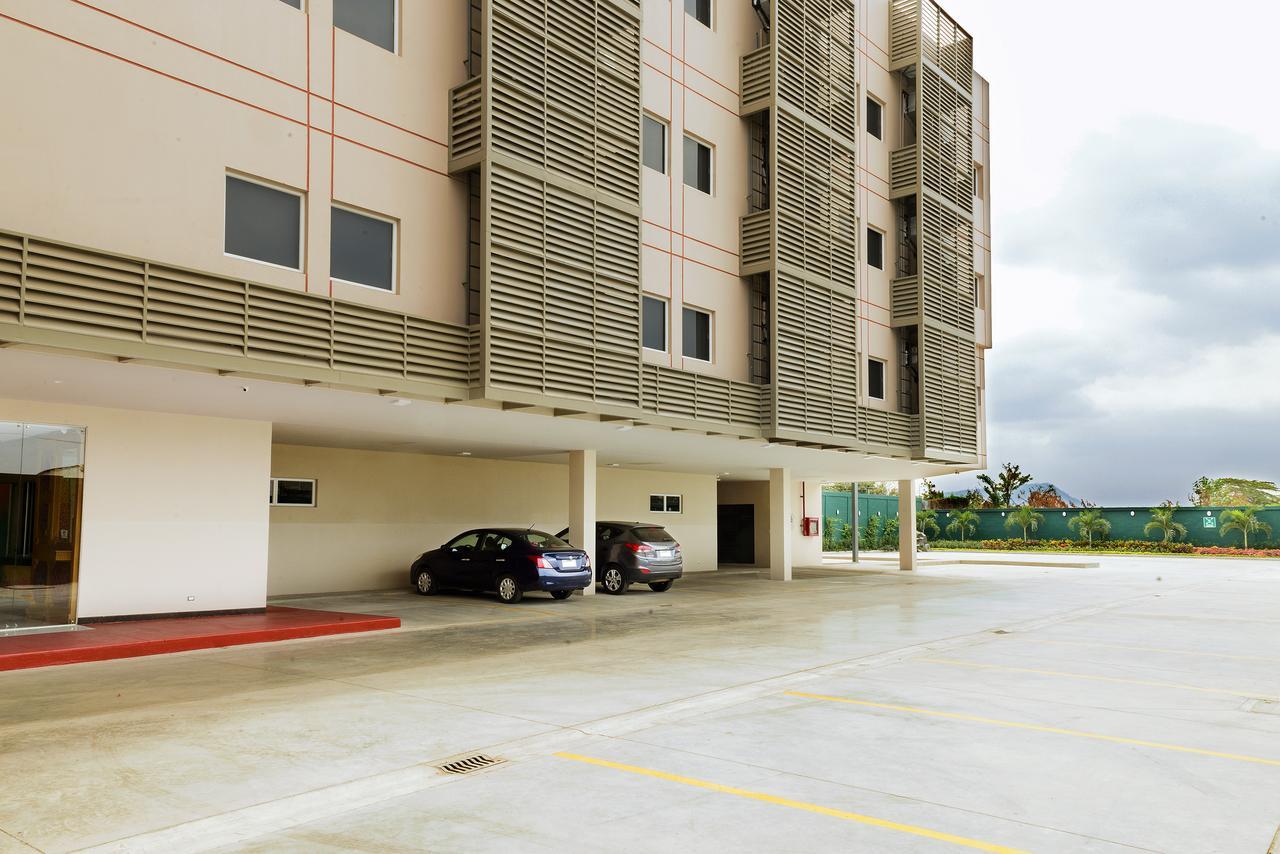 Np Hotel Y Suites Guayaquil Exterior foto